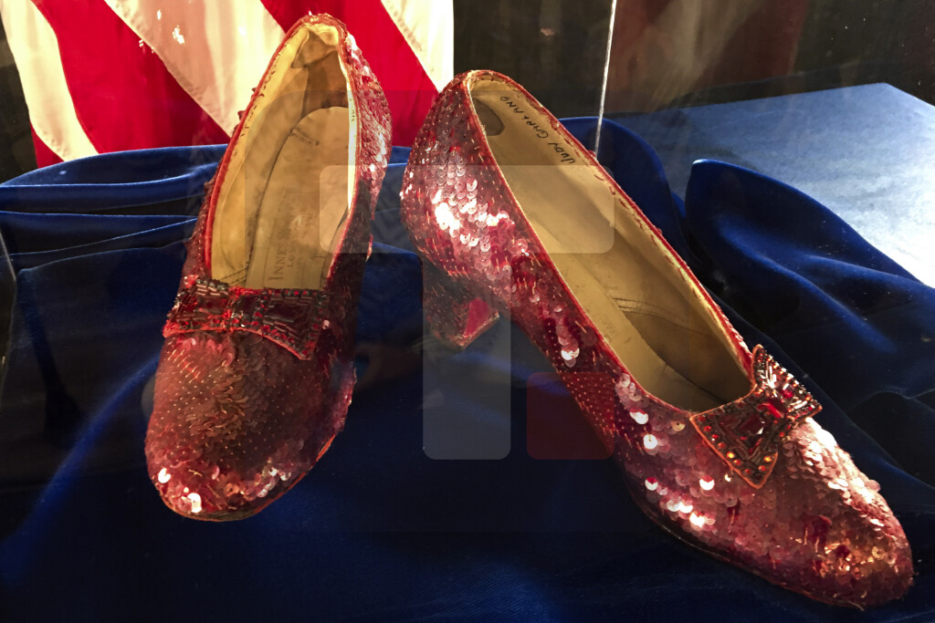 Ukradene papuče Džudi Garland iz "Oza" ići će na međunarodnu turneju