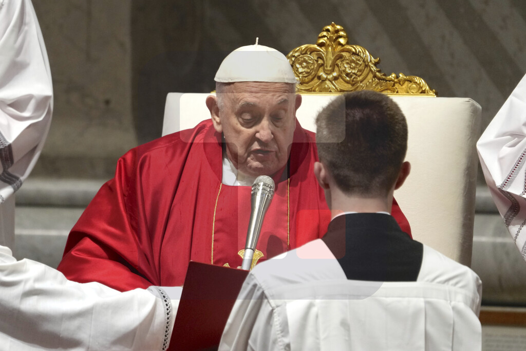 Papa održao službu povodom Velikog petka