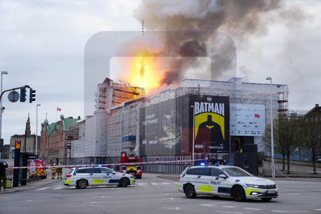 Požar u bivšoj zgradi berze u Kopenhagenu