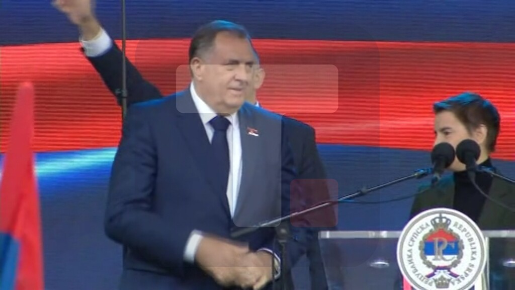 Dodik na narodnom mitingu “Srpska te zove” u Banjaluci