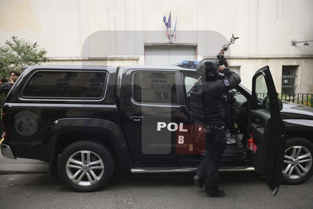 Uhapšen muškarac koji je pretio eksplozivom u iranskom konzulatu u Parizu