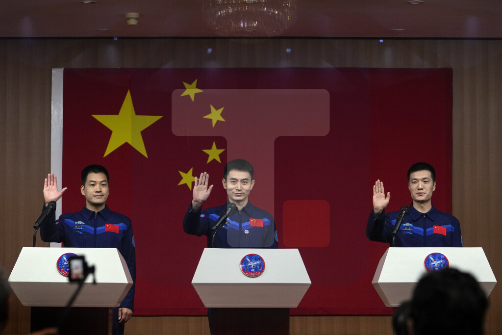 Kina šalje tri astronauta u svemirsku stanicu u okviru programa za Mesec