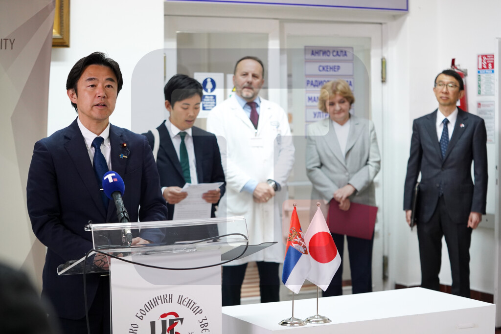 Vlada Japana donirala KBC-u Zvezdara tri sanitetska vozila i rendgen aparat