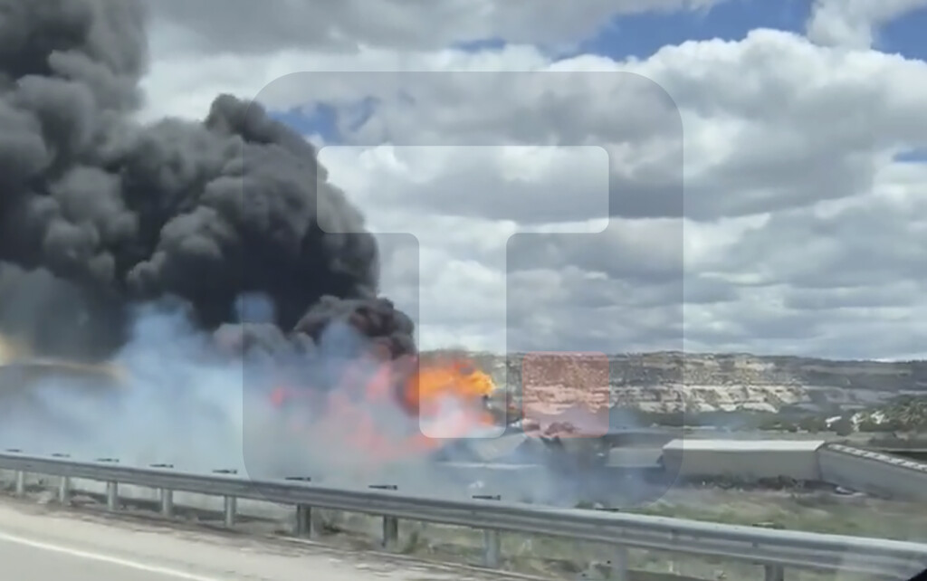 SAD: Teretni voz sa gorivom zapalio se nakon iskakanja iz šina
