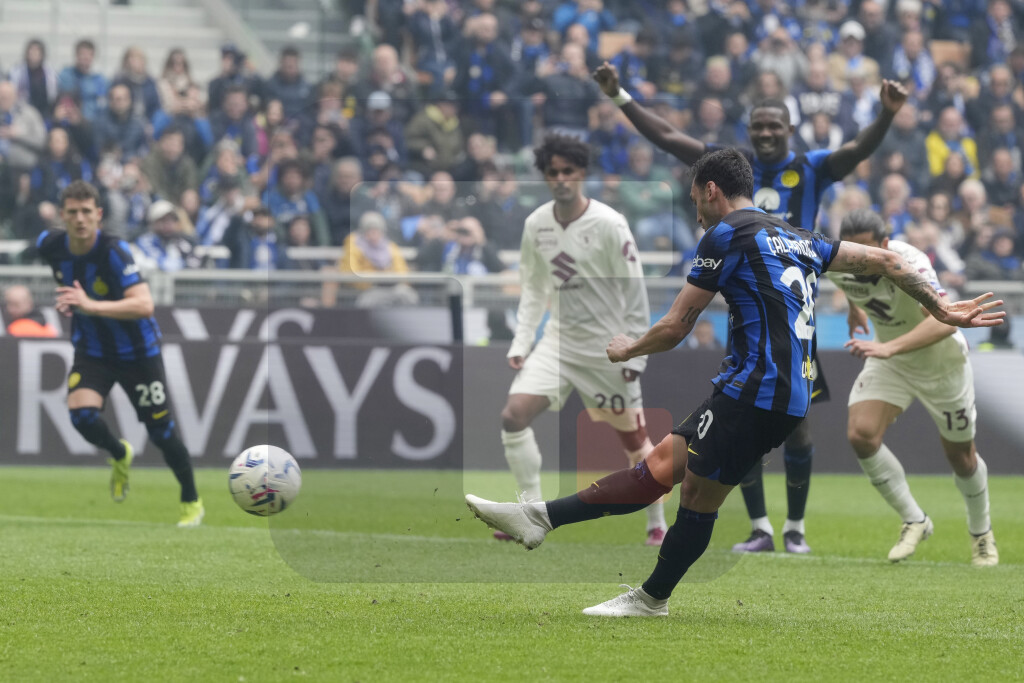 Hakan Čalhanoglu sa dva gola doneo pobedu fudbalerima Intera protiv Torina
