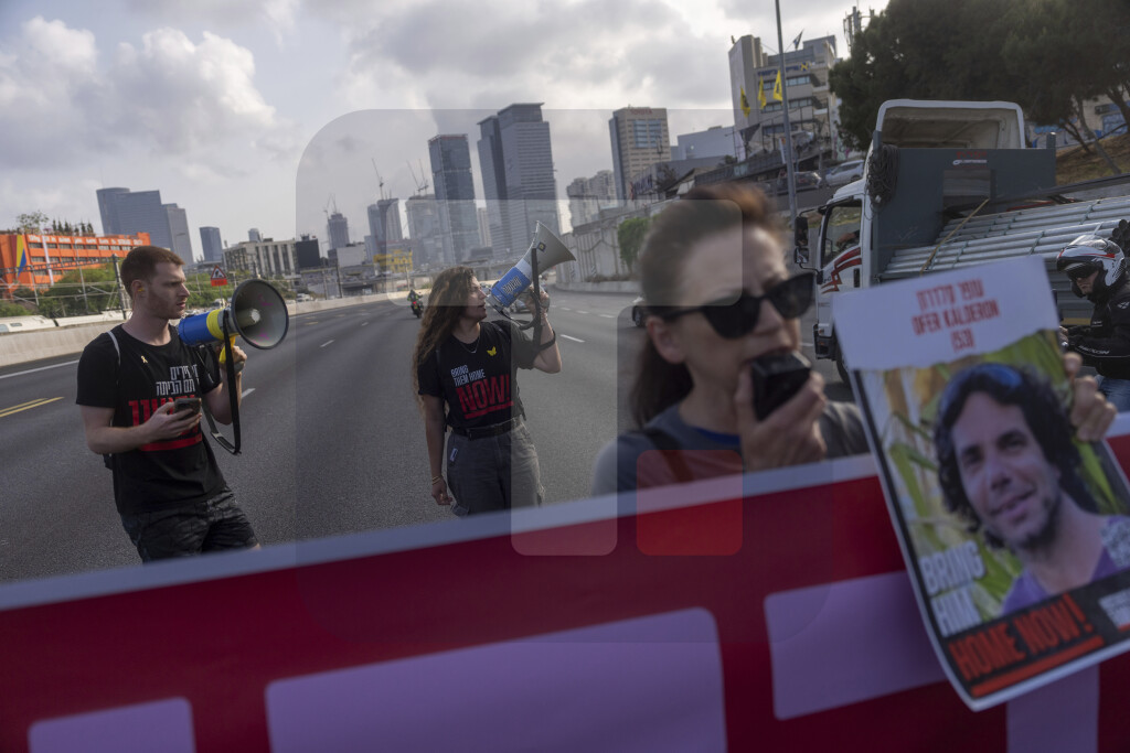 Izrael: Demonstranti blokirali auto-put, traže oslobađanje talaca od Hamasa