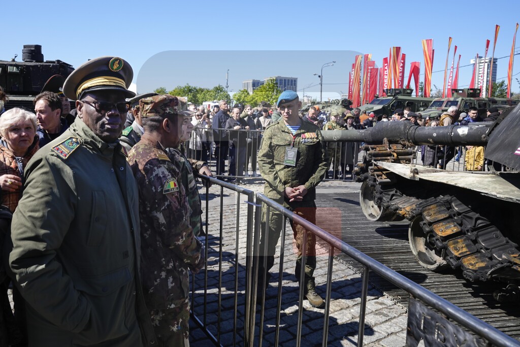 Šojgu: Preko 83.000 ljudi posetilo je izložbu zaplenjene NATO opreme iz Ukrajine