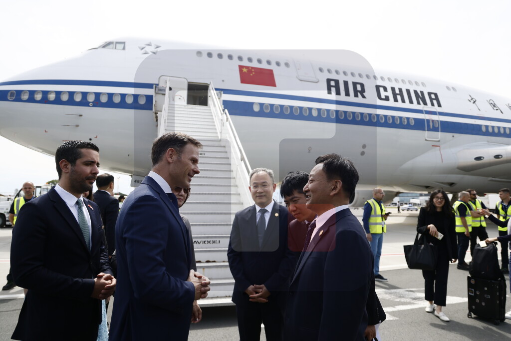 Kineski ministri prvi stigli u Beograd, dočekao ih potpredsednik vlade Mali