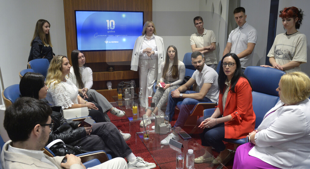 Žarić Kovačević ispratila 10 najboljih studenata u studijsku posetu EIPA