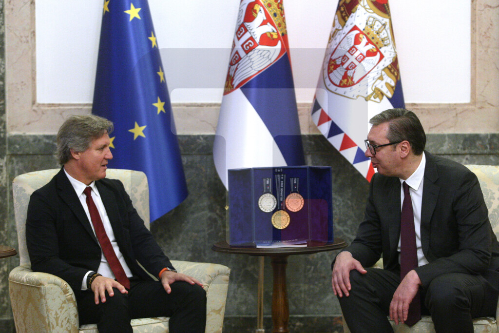 Vučić se sastao sa predsednikom Evropske federacije vodenih sportova Silvom