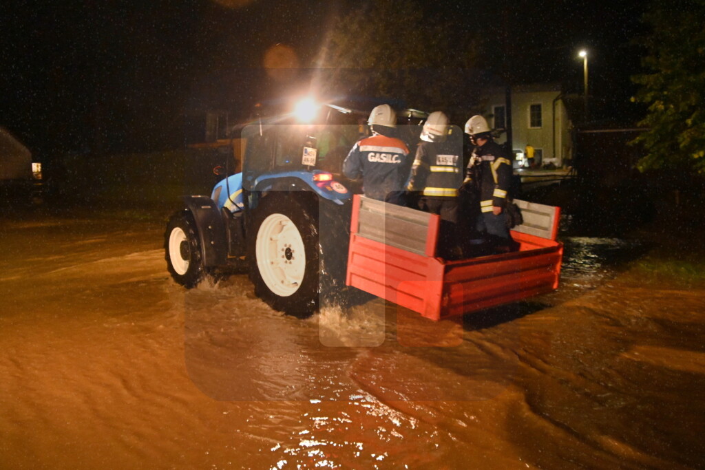 Slovenija: U mestu Boračeva poplavljeno 100 kuća, stanovnici evakuisani zbog klizišta