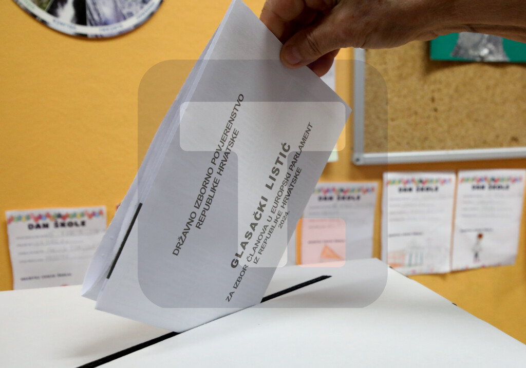U HR i SLO otvorena biračka mesta na izborima za EP, u SLO i tri referenduma
