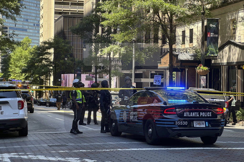 Tri osobe ranjene u pucnjavi u restoranu u Atlanti u SAD, policajac upucao napadača