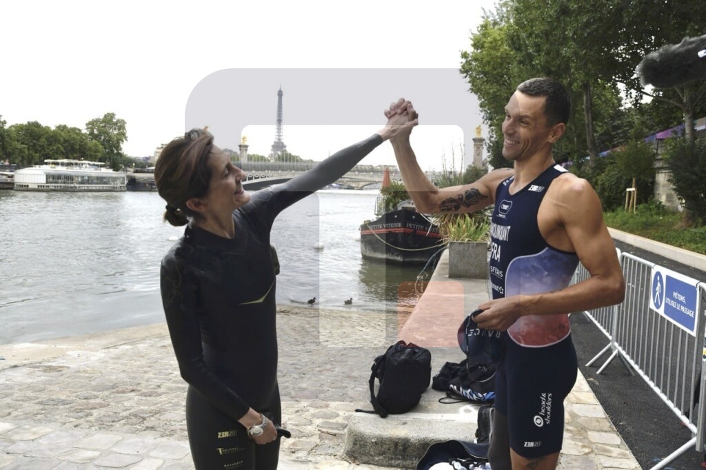 Pariz: Ministarka sporta FR plivala u Seni kako bi dokazala da je reka dovoljno čista