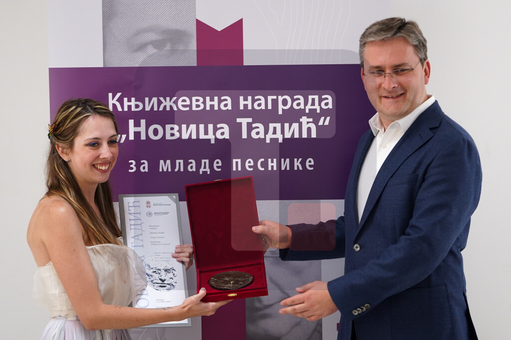 Selaković uručio nagradu „Novica Tadić“ Tamari Radević