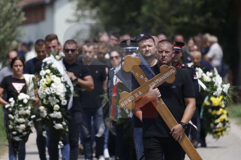 Danas sahrana policajca, Dan žalosti u Loznici