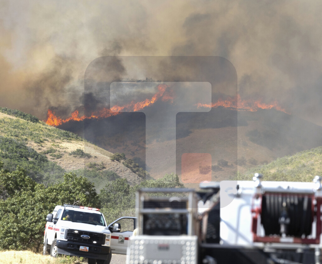 Više od 100 vatrogasaca gasi šumski požar u Juti