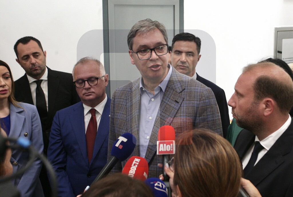 Vučić: Država će razvijati kargo saobraćaj na niškom aerodromu
