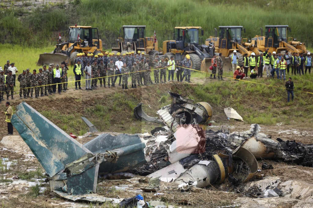 Pronađena 22 tela posle avionske nesreće u Nepalu, pilot hospitalizovan