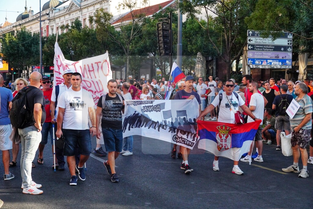 Blokiran saobraćaj na Terazijama zbog skupa protiv iskopavanja litijuma