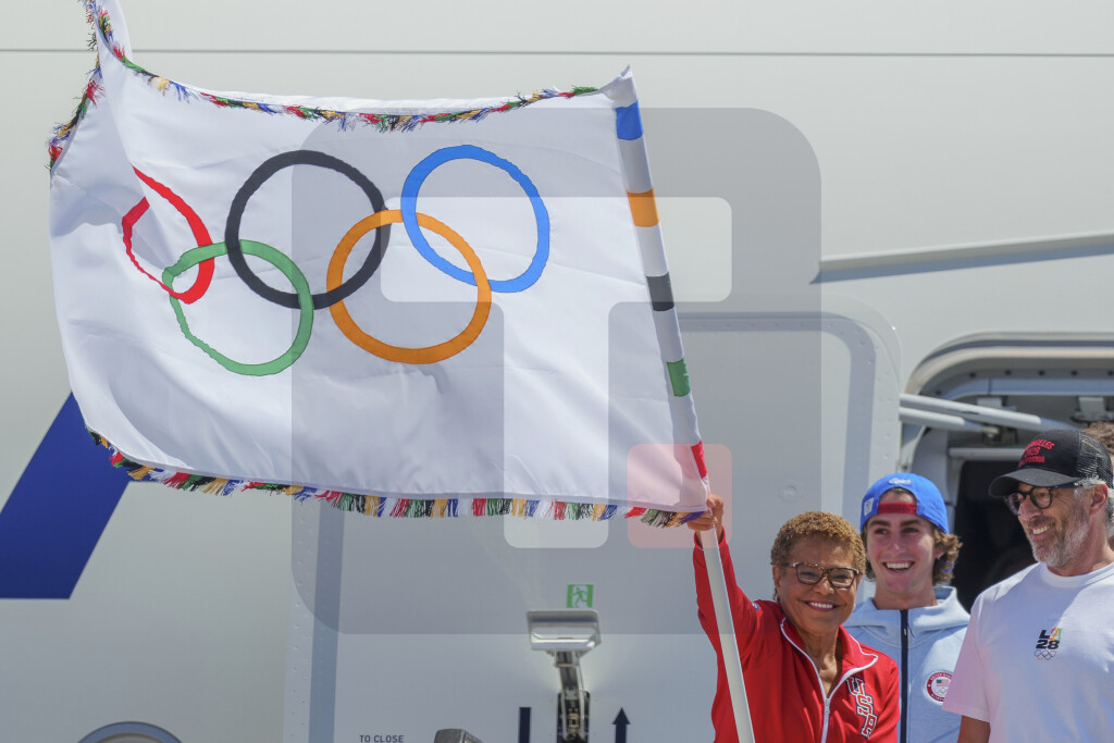 Olimpijska zastava stigla u Los Anđeles - grad domaćin sledećih igara 2028. godine