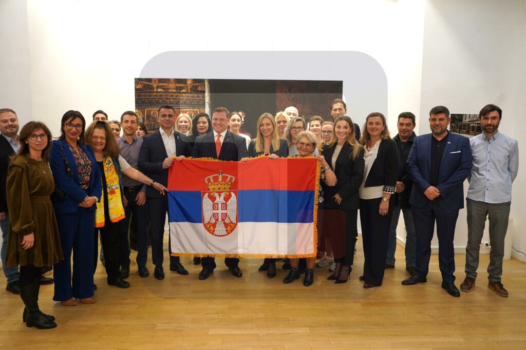 Milićević u Parizu s srpskom zajednicom o njihovom položaju i jačanju veza sa maticom