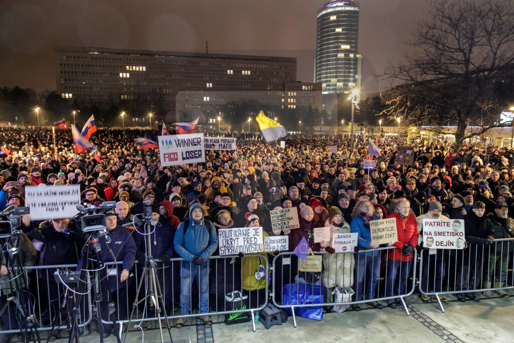 Slovačka: Protesti protiv oduka vlade koje se smatraju štetnim po vladavinu prava