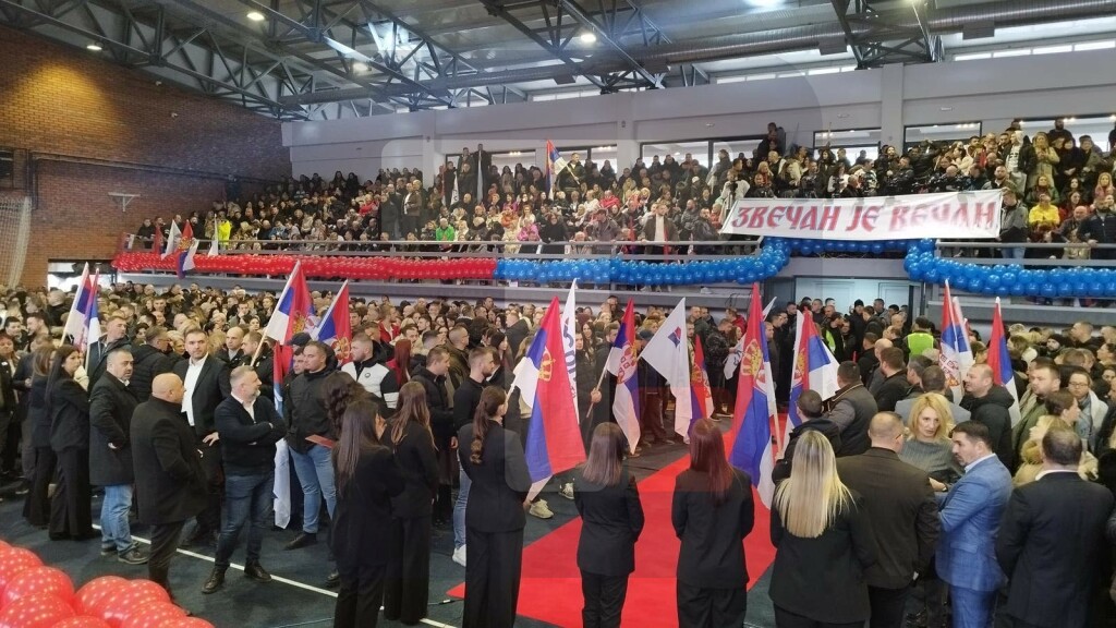 U prepunoj Hali sportova u KM počeo miting SL, uz himnu Srbije i srpske trobojke