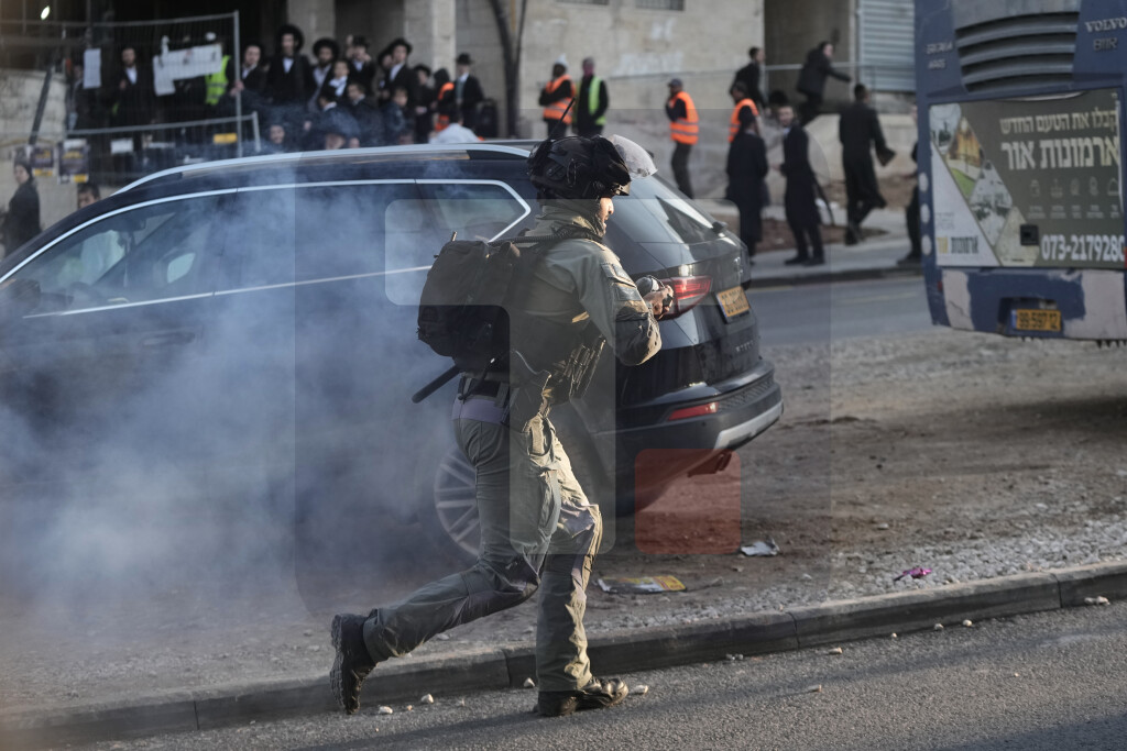Haredijski demonstranti povredili 10 policajaca tokom nemira u Jerusalimu