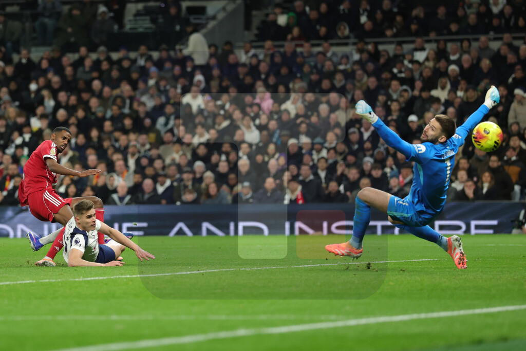 Fudbaleri Liverpula nadigrali Totenhem u 17. kolu Premijer lige