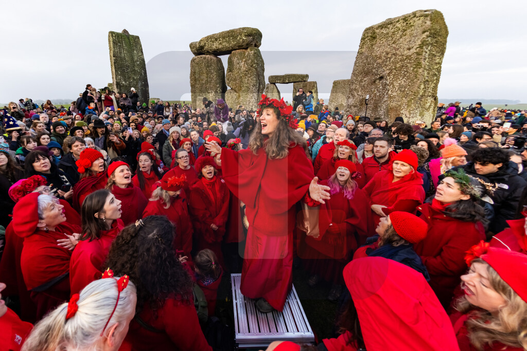 Hiljade ljudi dočekalo izlazak sunca u Stounhendžu tokom zimskog solsticija