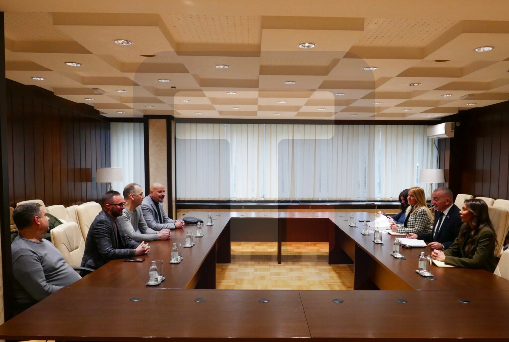 Vujić sa predstavnicima Sindikata pravosuđa o unapređenju položaja zaposlenih