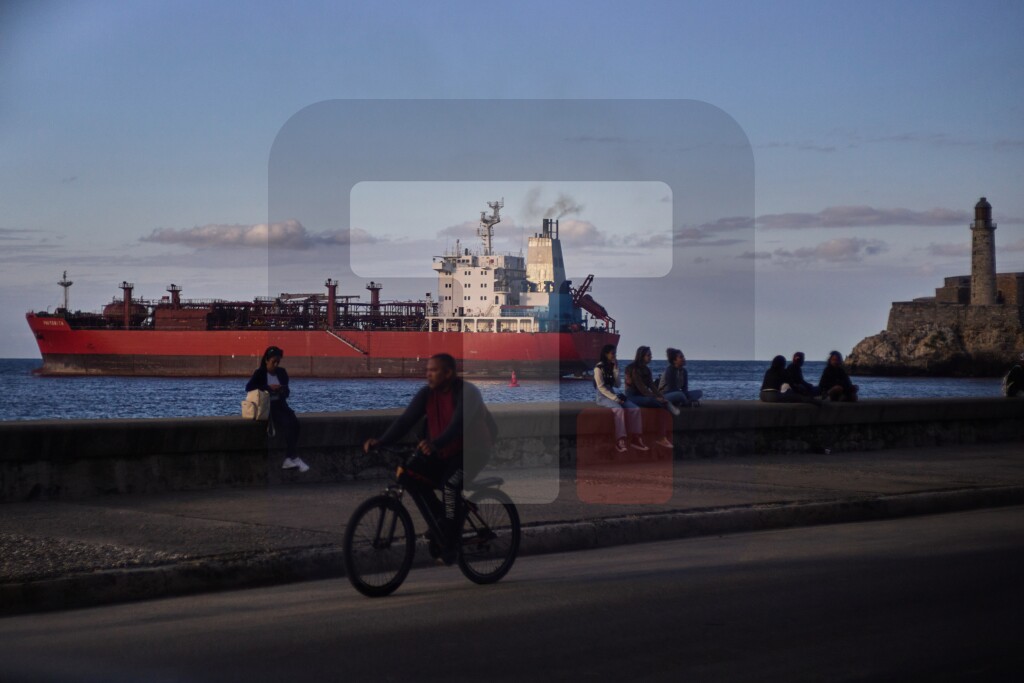 Tanker koji je prevozio gorivo iz Venecuele na Kubu utovario 150.000 barela benzina