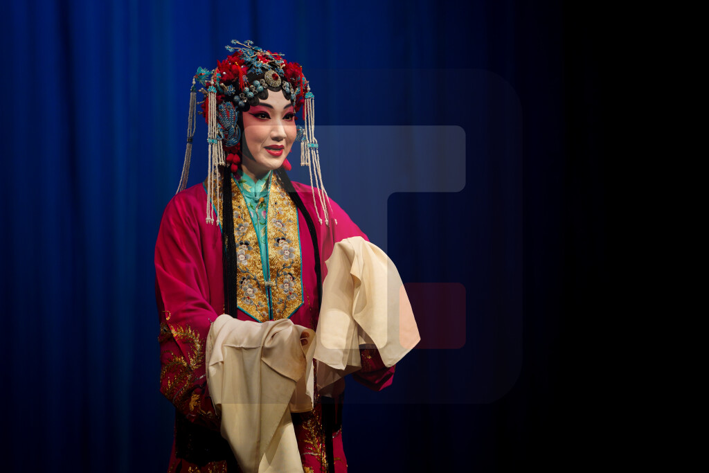 Kineska Nova godina obeležena uz melodije pekinške opere u Narodnom pozorištu