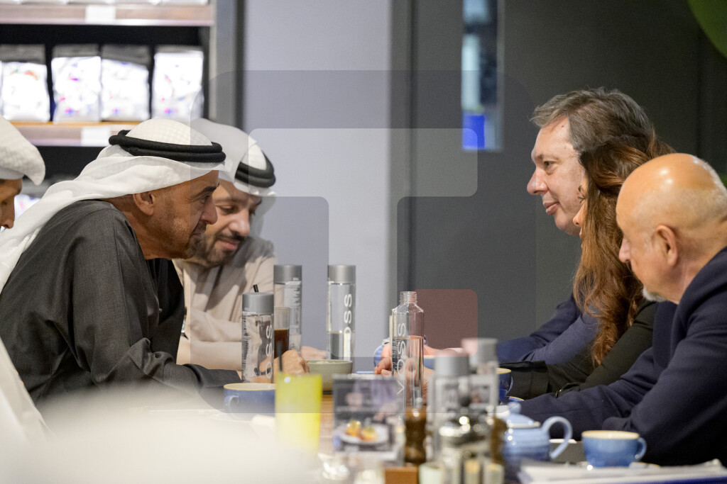 Vučić u iznenadnoj poseti, UAE, sastao se sa Al Nahjanom