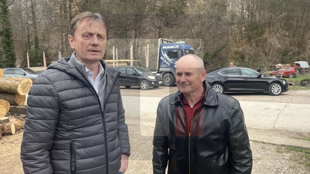 Bajina Bašta: Ministar Glišić obišao meštane bajnobaštanskog sela Rastište