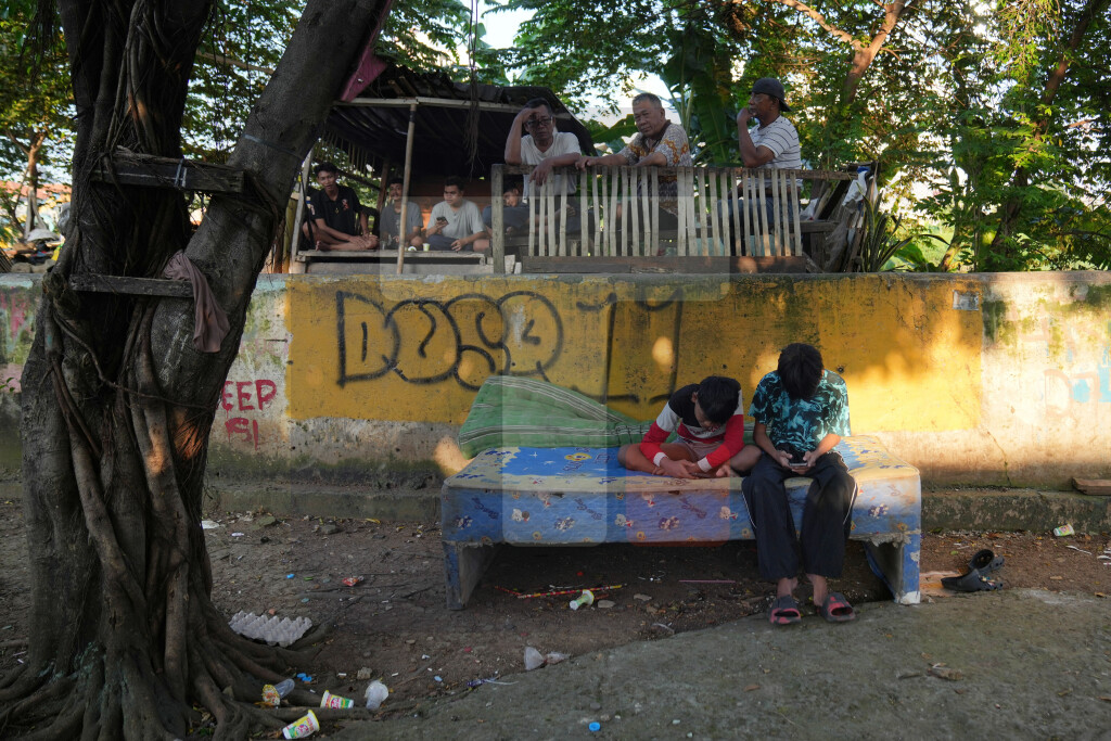 Indonezija zabranila društvene mreže za decu mlađu od 16 godina