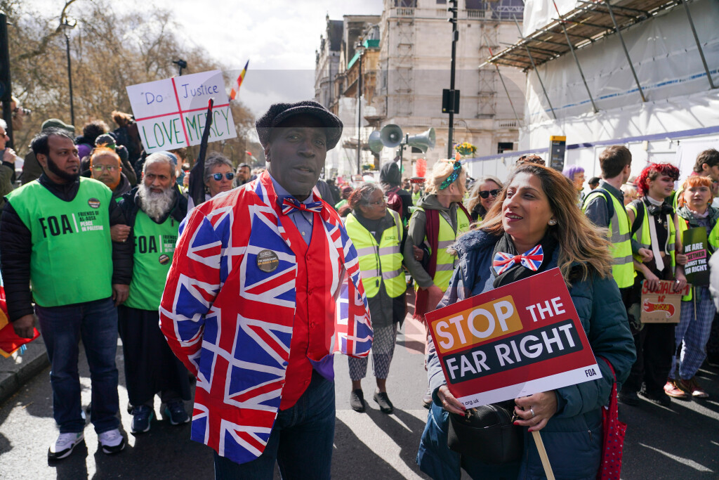 Desetine hiljada demonstranata u Londonu na protestu protiv krajnje desnice