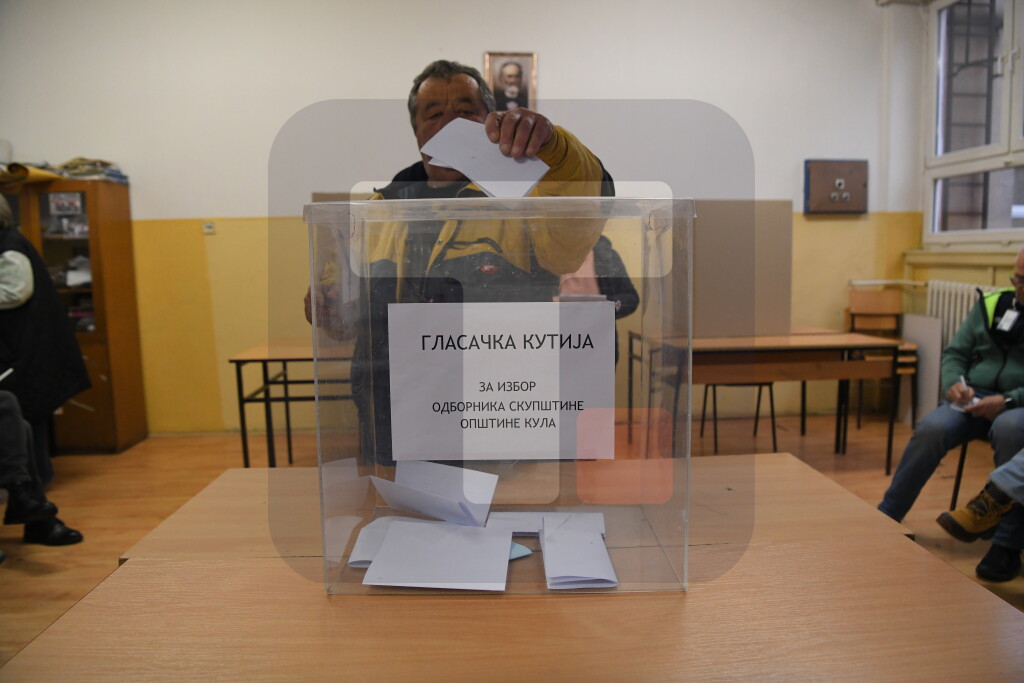 Biračka mesta na redovnim lokalnim izborima u Kuli otvorena u 7.00 časova