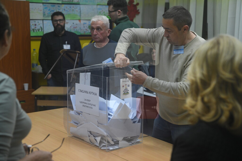 Zatvaranje biračkog mesta u Kuli