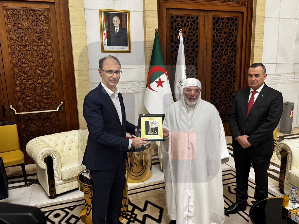 Premijer Macut obilaskom Velike džamije završio dvodnevnu posetu Alžiru