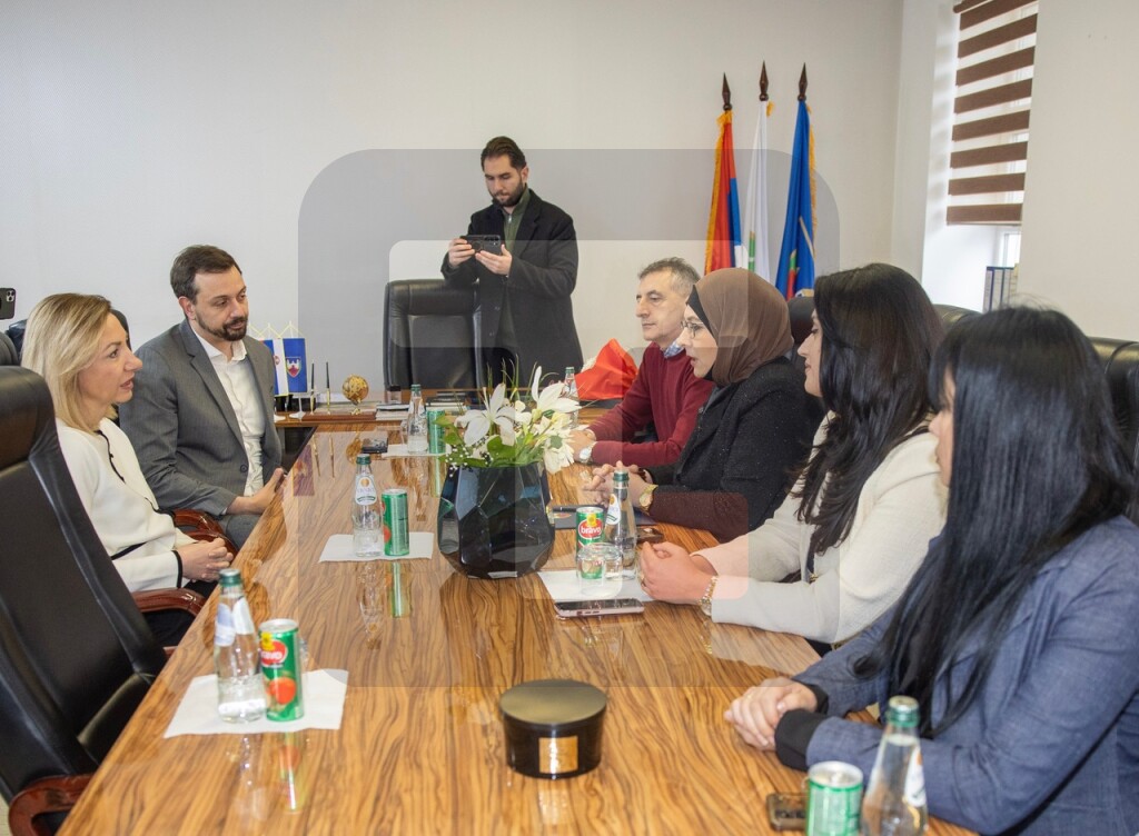 Macura u Sjenici: Veće učešće žena u odlučivanju ključ razvoja lokalne zajednice