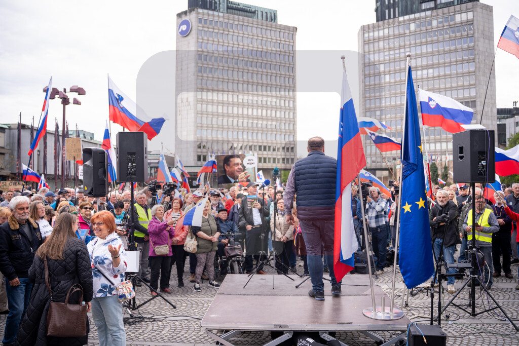 Tokom konstitutivne sednice ispred slovenačkog parlamenta protest protiv korupcije
