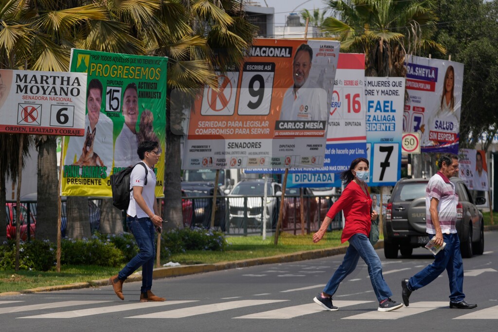 Izbori u Peruu: 35 kandidata, dugačak glasački listić i neizvestan pobednik