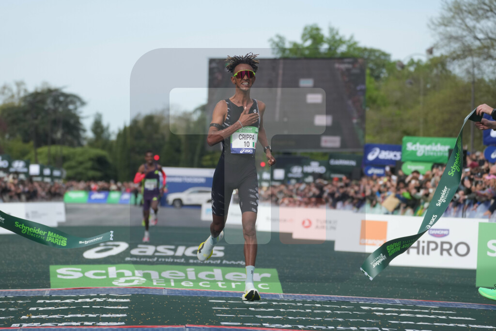 Italijanski atletičar Jemaneberhan Kripa pobednik maratona u Parizu