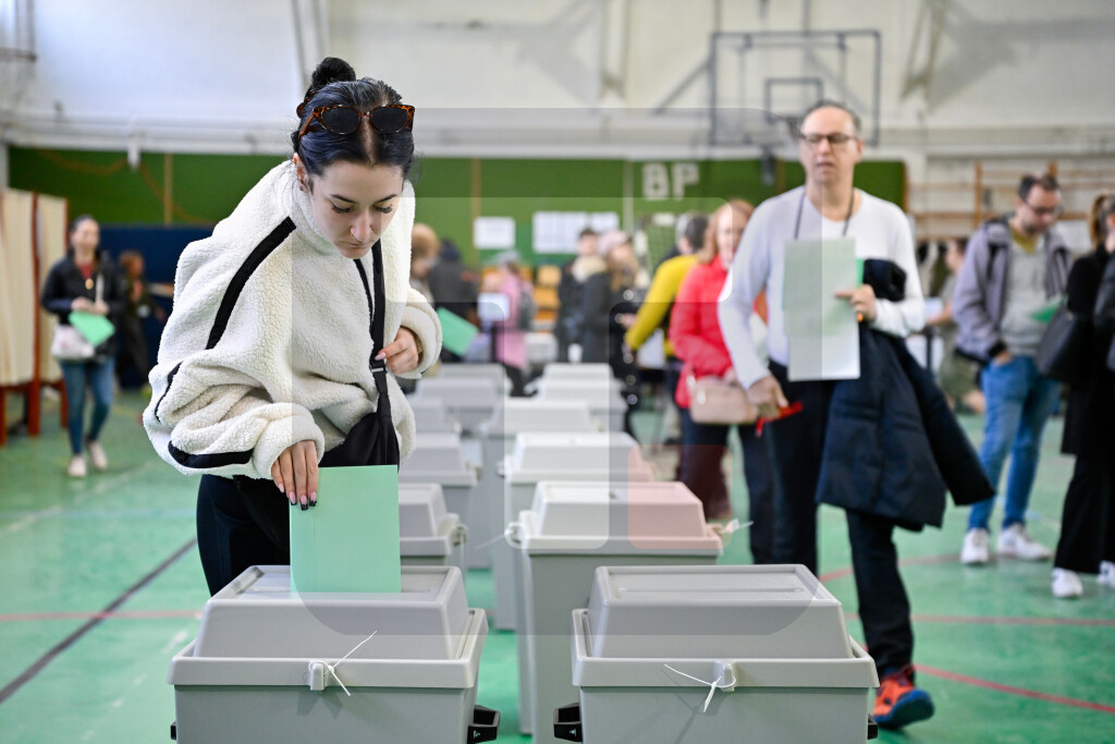 Do 13 sati 54,14 odsto Mađara glasalo na parlamentarnim izborima