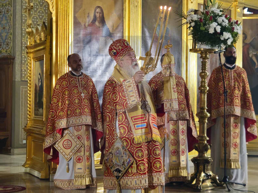 U BiH i RS obeležen Uskrs, mitropolit Hrizostom služio u Sabornom hramu u Sarajevu