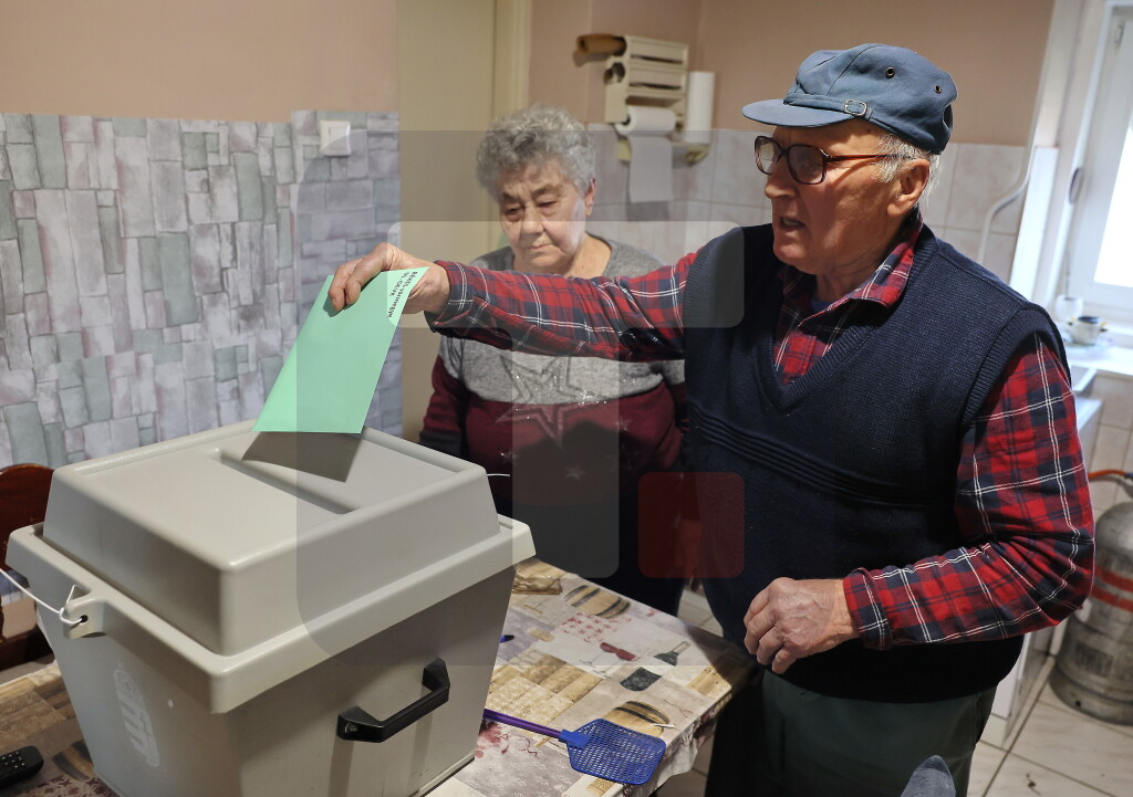Do 17 sati 74,23 odsto Mađara glasalo na parlamentarnim izborima