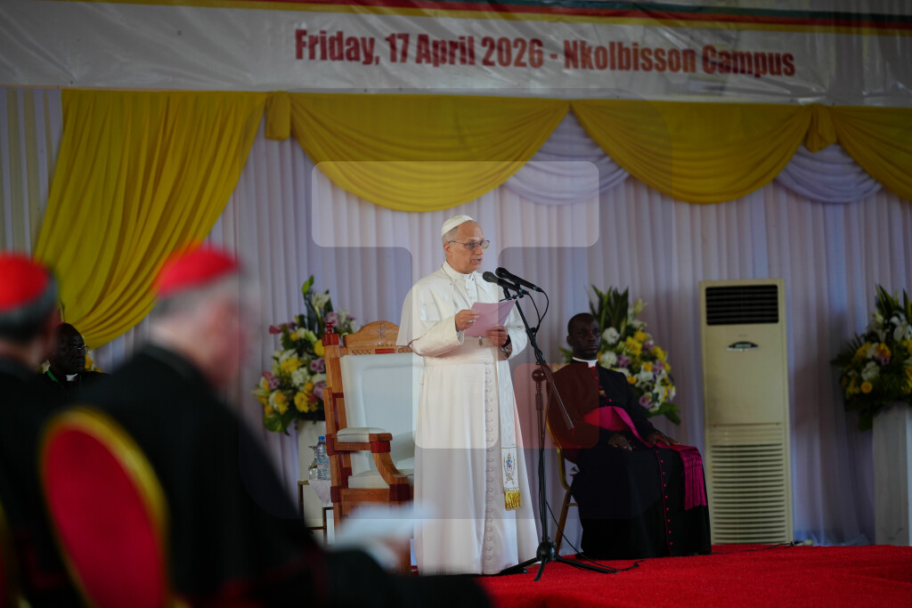 Papa pozvao mlade Kameruna da odole iskušenju migracije