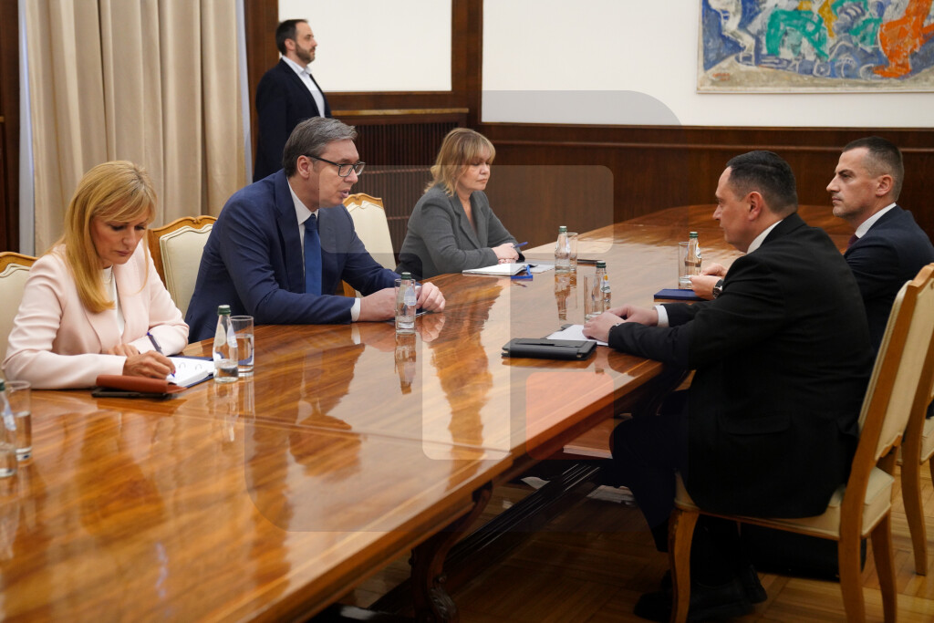 Počele konsultacije predsednika Vučića sa predstavnicima Alternative za promene